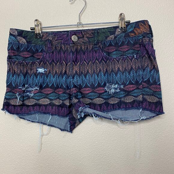 American Eagle Cut Off Aztec Print Shorts Size 8 - Picture 1 of 6